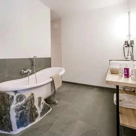 Almlust - Hotel, Apartments, Chalets 3*