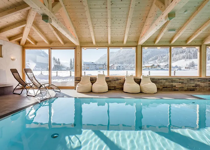 Almlust - Hotel, Apartments, فندق فلاخاو