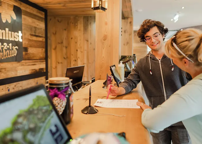 Almlust - Hotel, Apartments, فندق